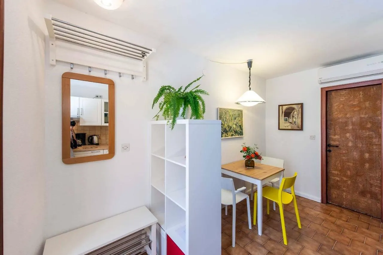 شقة Studio Tamburini City Center روفينج